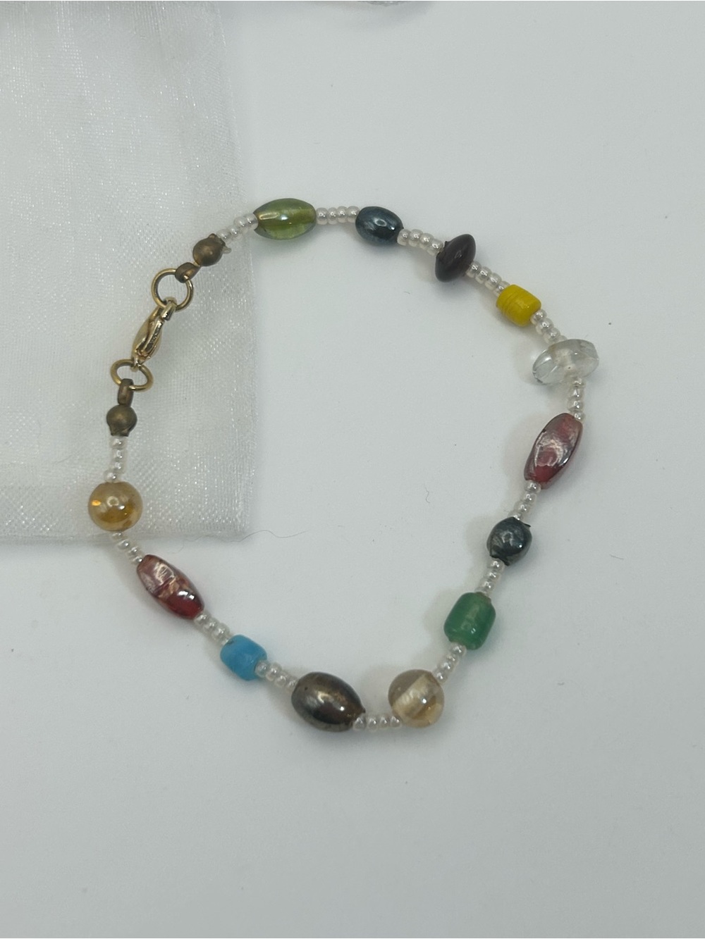 Multicolor Beaded Bracelet Gold-tone Clasp Dainty 7.5"